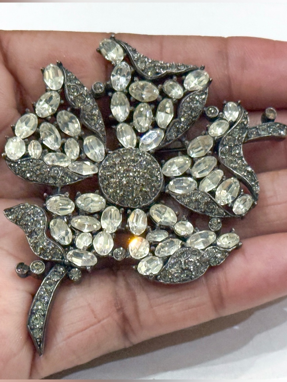 Rare Crown Trifari Couture Flower Brooch, Clear Rhinestones & Smoke Crystal Pavé - Picture 10 of 13
